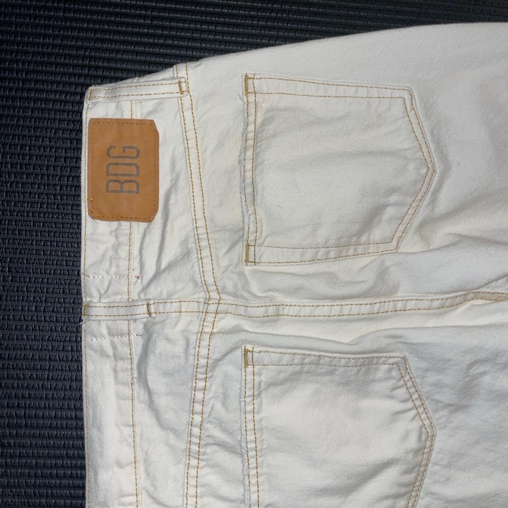 Women’s BDG, cowboy jeans, Distressed White Jeans - Picture 7 of 10